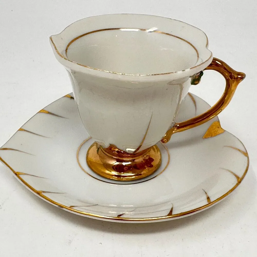Vintage Inarco Japan White Gold Leaf Demitasse Teacup Saucer Set 2pc E-168-3
